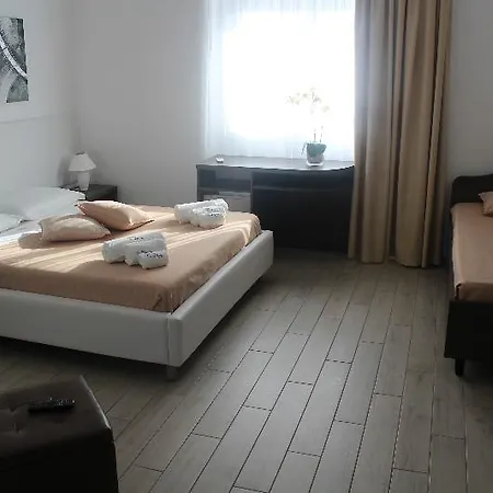 Bed & Breakfast Estasi Sul Mare 4*