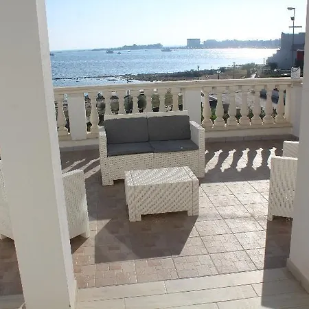Estasi Sul Mare Bed & Breakfast 4*